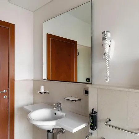 B&B Hotel Modena Otel 3*